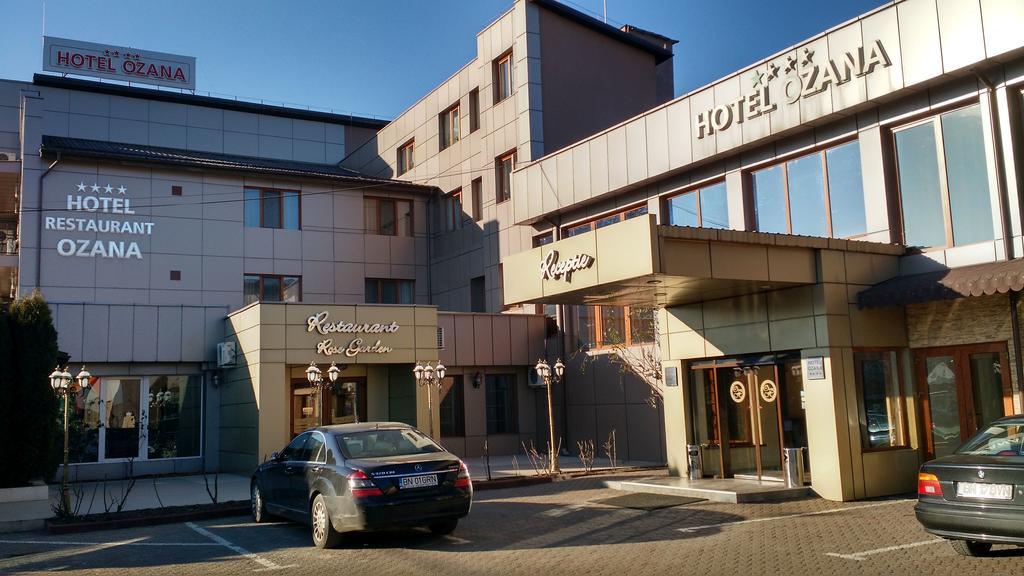 Bistriţa Hotel Ozana المظهر الخارجي الصورة